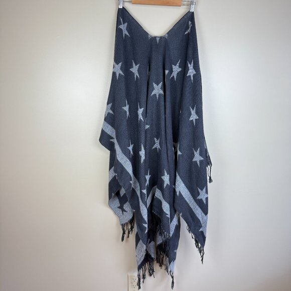 Torrid Reversible Star Poncho / Ruana – One Size – Tassel Fringe, Cozy Knit - Picture 2 of 3